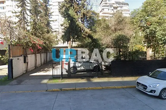 Local Comercial en Vitacura, Av. Vitacura / Av. Kennedy